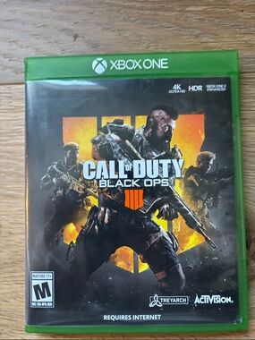 Xbox One Call of Duty: Black Ops IIII - Black/Orange Game Case